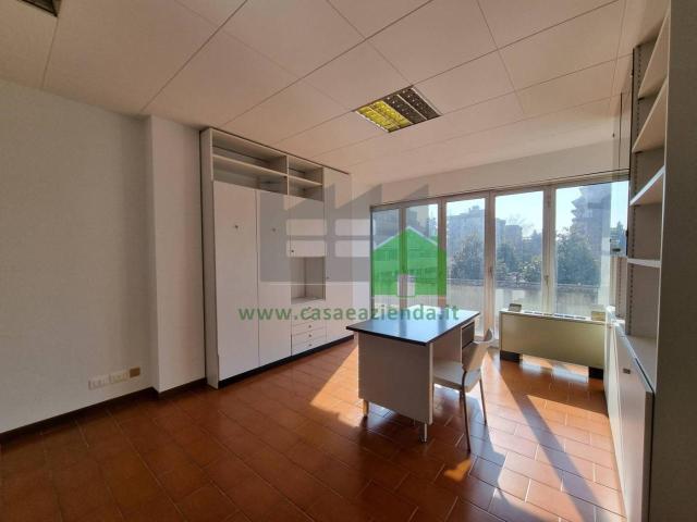 Ufficio in vendita a Tre Torri, Cernusco Sul Naviglio