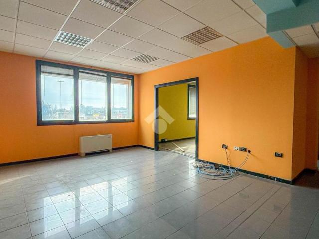 Ufficio in vendita a Fornaci, Chiari