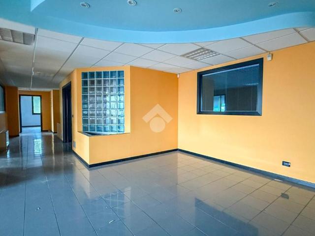 Ufficio in vendita a Fornaci, Chiari
