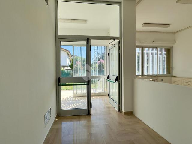Ufficio in vendita a Riosecco, San Leo Bastia