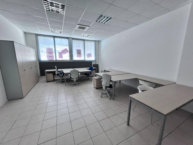 Ufficio in vendita a Aurora, Marche