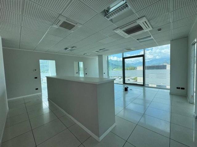 Ufficio in vendita a Clusone, Lombardia