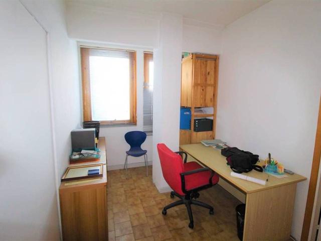 Ufficio in vendita a La Badia, Colle Di Val D'elsa
