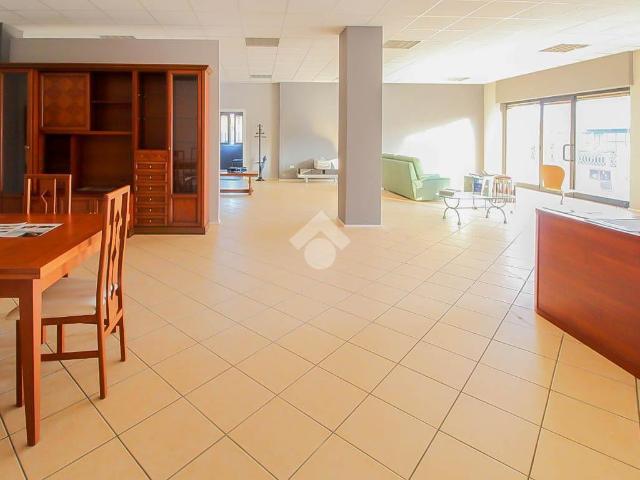 Ufficio in vendita a Cologne, Brescia