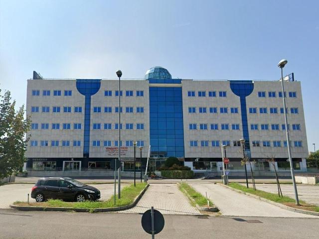 Ufficio in vendita a Concorezzo, Lombardia