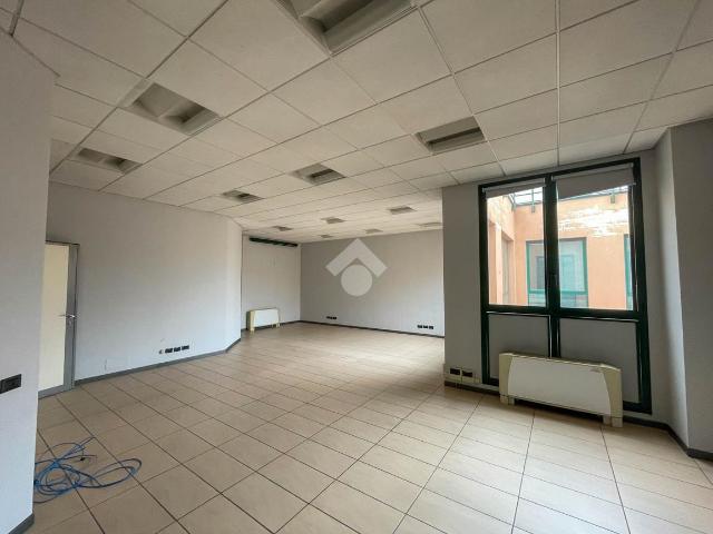 Ufficio in vendita a Cascina Malcantone, Concorezzo