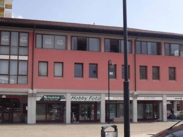 Ufficio in vendita a Cordenons, Pordenone / Pordenon