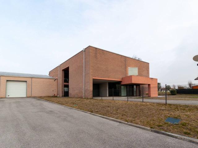Ufficio in vendita a Cordenons, Friuli-Venezia Giulia