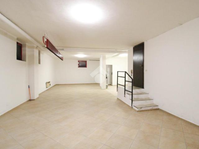 Ufficio in vendita a Cornate D'adda, Lombardia