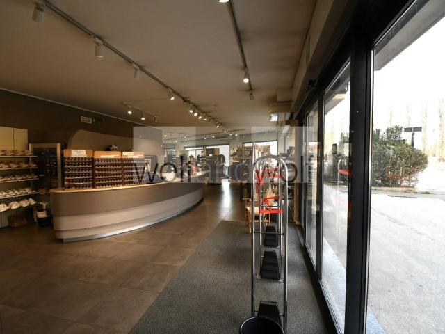 Ufficio in vendita a Quartiere Giorgella, Corsico