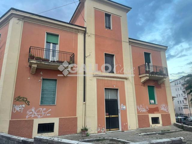 Ufficio in vendita a Calabria, Cosenza