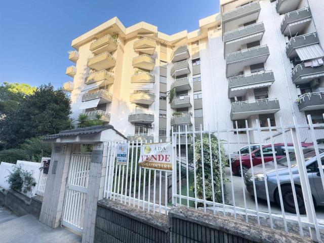 Ufficio in vendita a Città 2000, Calabria
