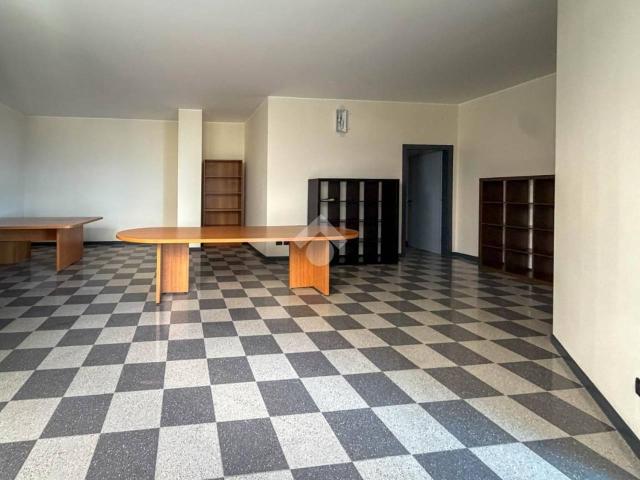 Ufficio in vendita a Curno, Bergamo