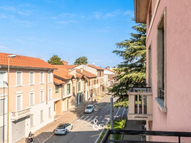 Ufficio in vendita a Bassa, Desio