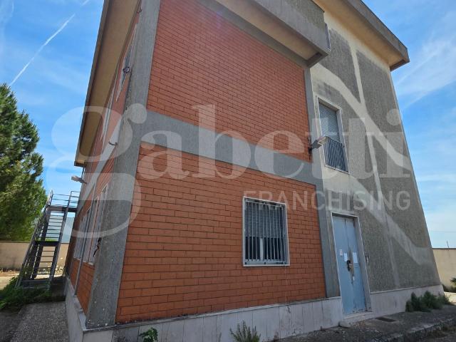 Ufficio in vendita a Puglia, Lecce