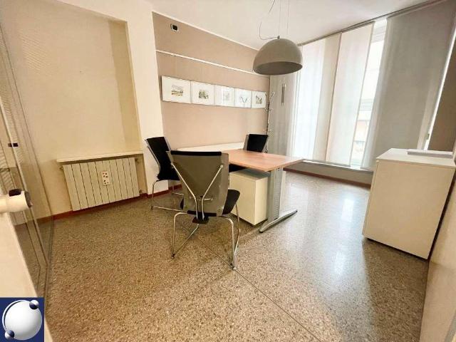 Ufficio in vendita a Carpesino, Erba