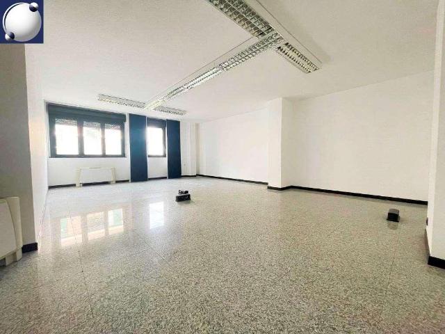 Ufficio in vendita a Cassina Mariaga, Erba