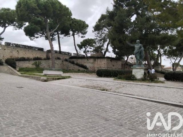 Ufficio in vendita a San Cristoforo, Marche