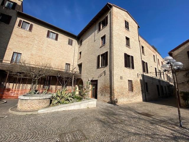 Ufficio in vendita a Centro storico, Marche