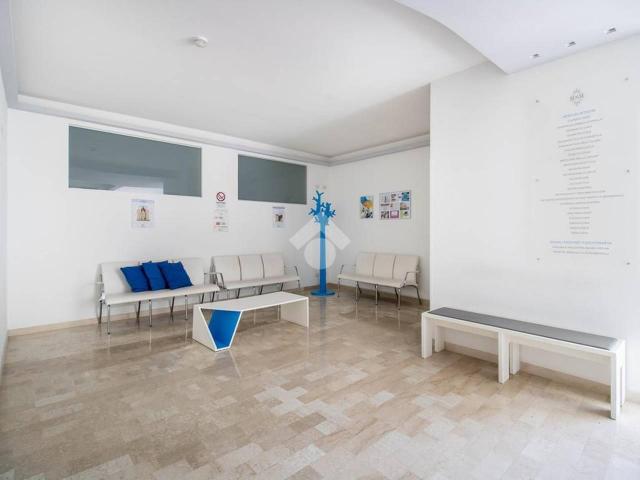 Ufficio in vendita a Marche, Fermo