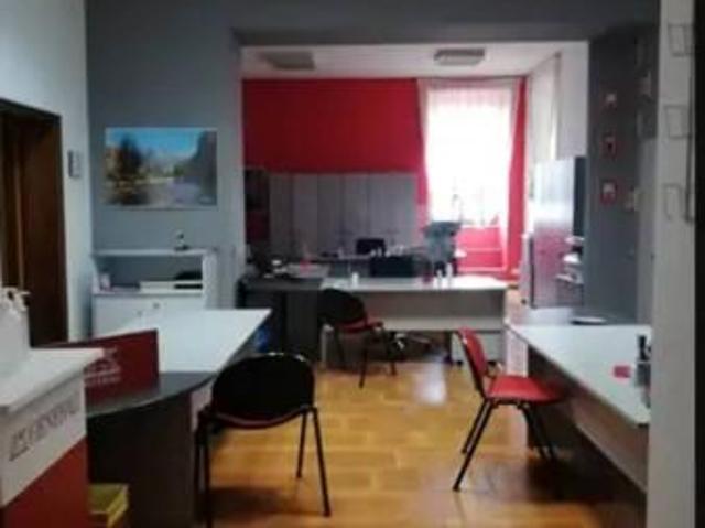 Ufficio in vendita a Villa Vitali, Marche