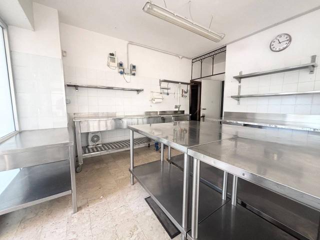 Ufficio in vendita a Isolotto, Firenze