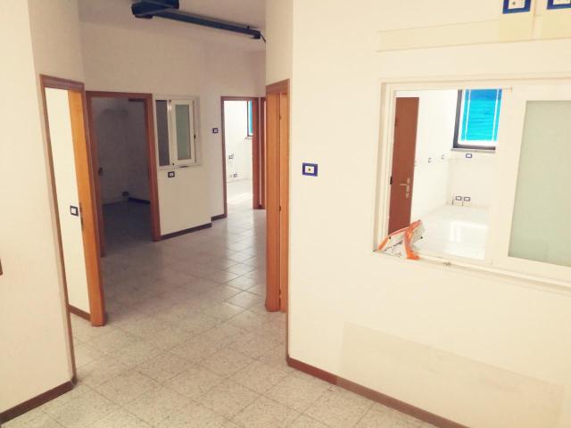 Ufficio in vendita a Quartiere 3, Firenze