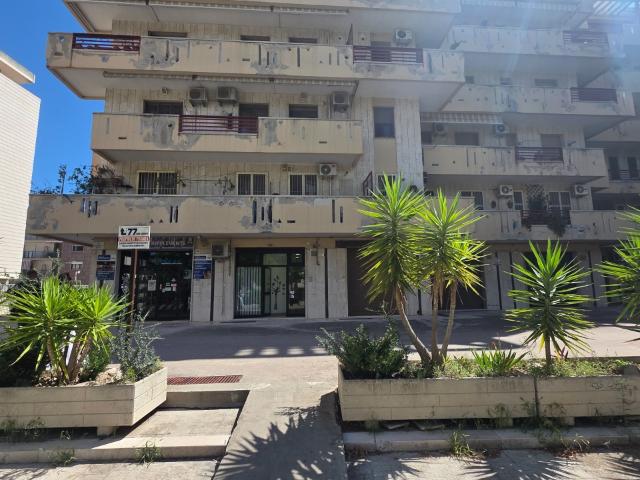 Ufficio in vendita a Rione San Ciro, Puglia