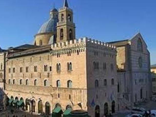 Ufficio in vendita a Foligno, Umbria