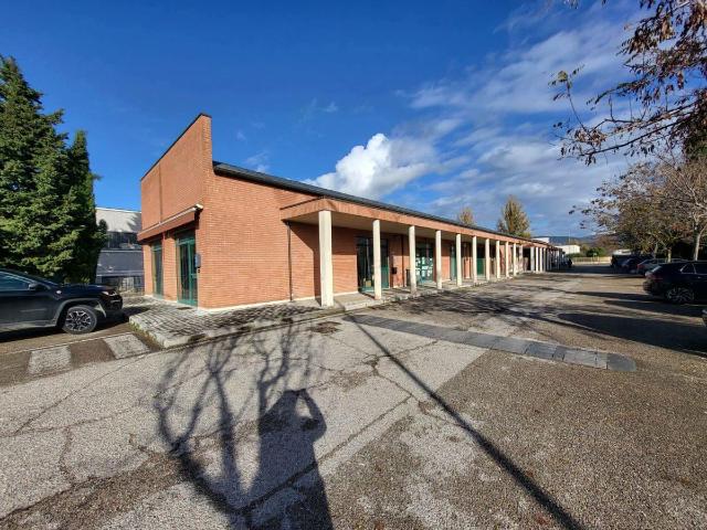 Ufficio in vendita a Foligno, Umbria