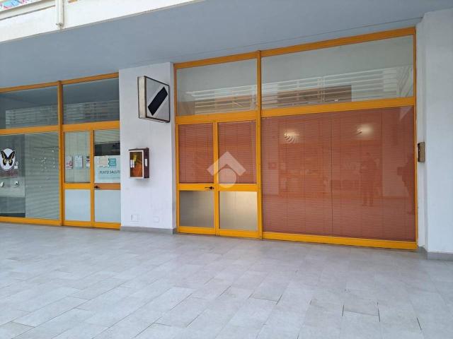 Ufficio in vendita a Follonica, Toscana