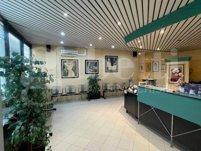 Ufficio in vendita a Unione dei comuni del Distretto Ceramico, Formigine