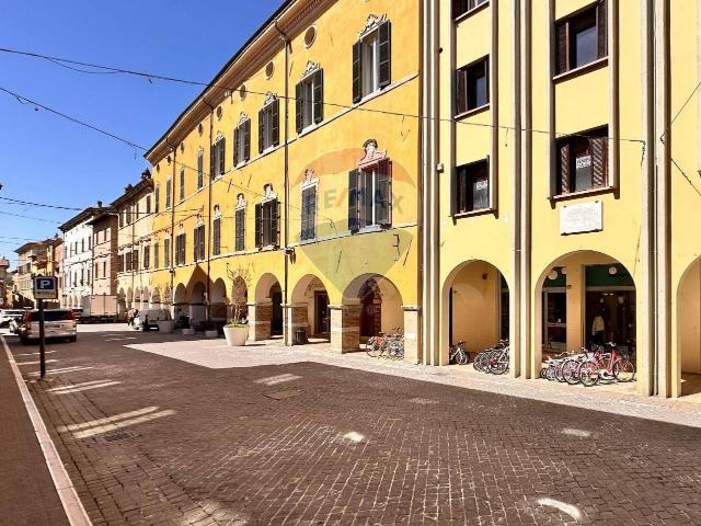 Ufficio in vendita a Centro Storico, Marche