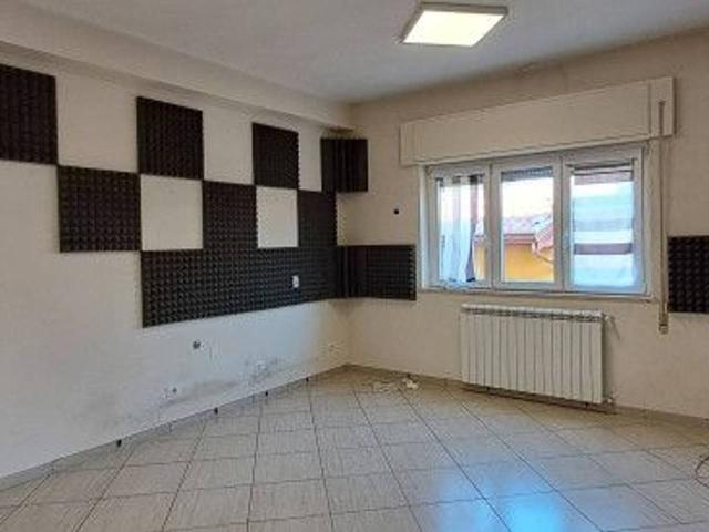 Ufficio in vendita a Frosinone, Lazio