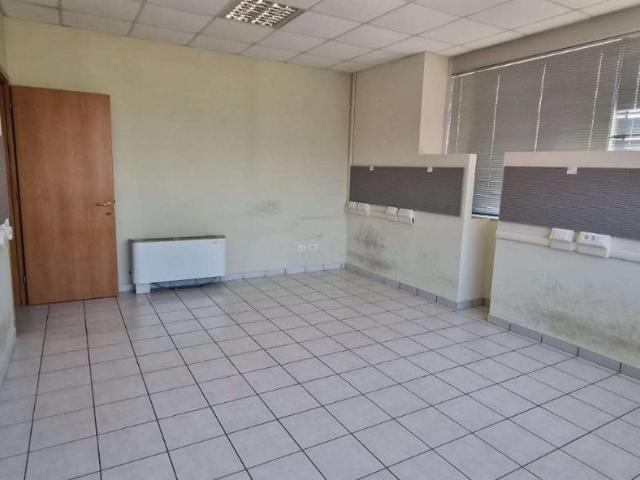 Ufficio in vendita a Frosinone, Lazio