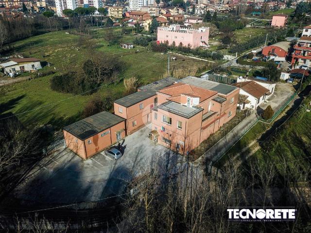 Ufficio in vendita a Giardino, Frosinone