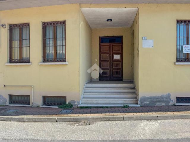 Ufficio in vendita a Gambara, Lombardia