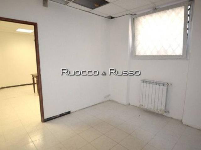Ufficio in vendita a Medio Levante, Serra Riccò