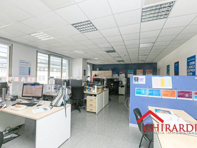 Ufficio in vendita a Medio Ponente, Serra Riccò