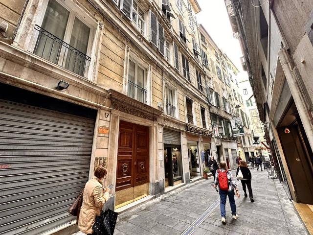 Ufficio in vendita a Centro Est, Serra Riccò