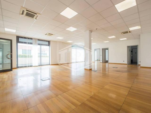 Ufficio in vendita a Medio Ponente, Serra Riccò