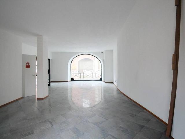 Ufficio in vendita a Ghisalba, Lombardia