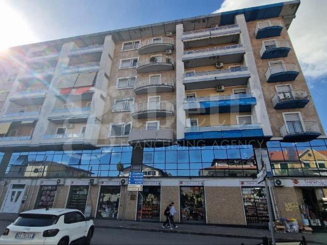 Ufficio in vendita a Giugliano In Campania, Campania