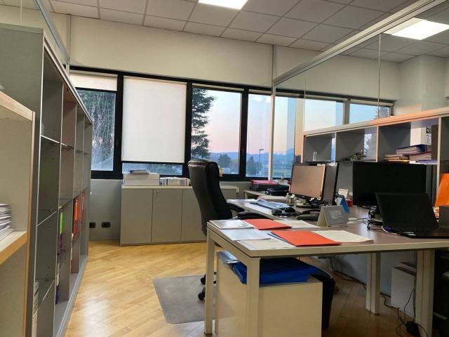 Ufficio in vendita a Grandate, Lombardia