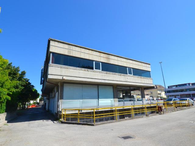 Ufficio in vendita a San Francesco, Marche
