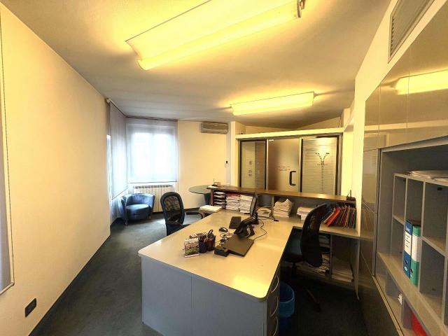 Ufficio in vendita a Grumello Del Monte, Lombardia