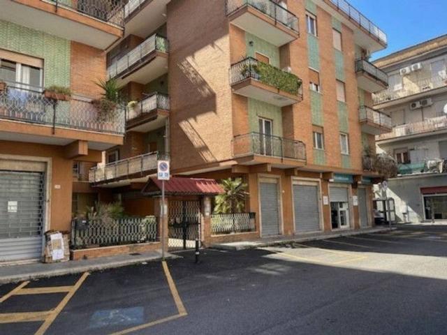 Ufficio in vendita a Guidonia Montecelio, Roma Capitale