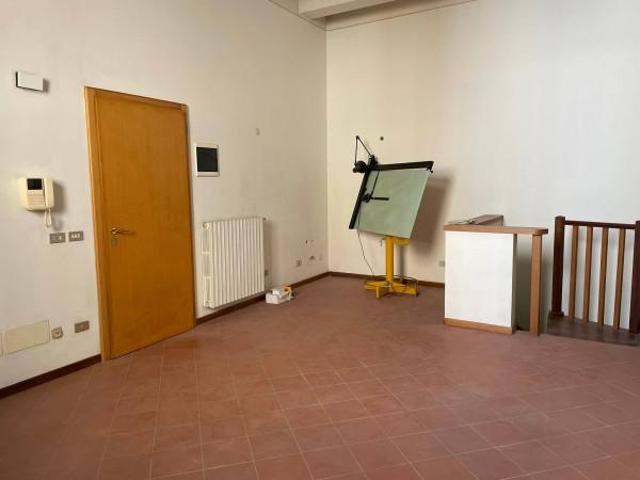 Ufficio in vendita a Nuovo Circondario Imolese, Imola