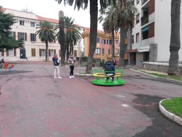 Ufficio in vendita a Borgo Marina, Imperia