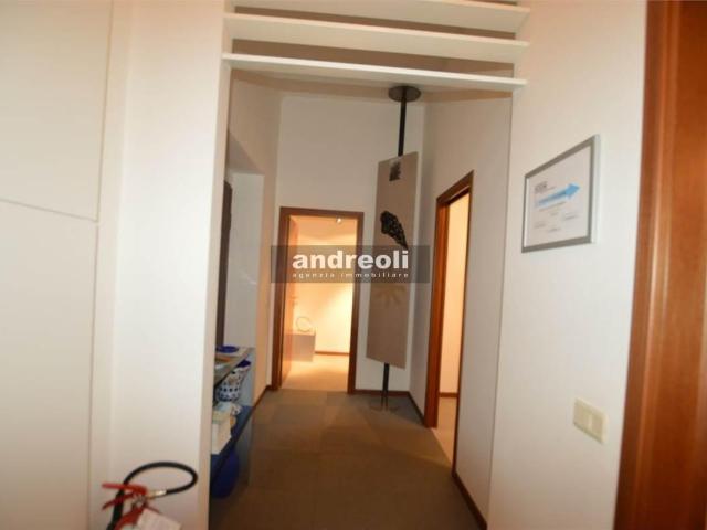 Ufficio in vendita a Marche, Ancona